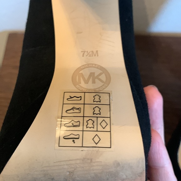 Michael Kors women’s black suede round toe thick heel - Picture 7 of 8